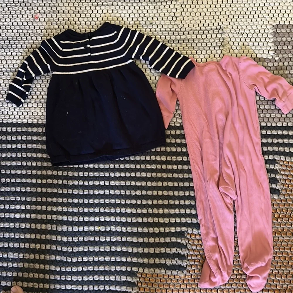 BABY GAP‎ Lot. Onesie and Dress. Size 6-12 months